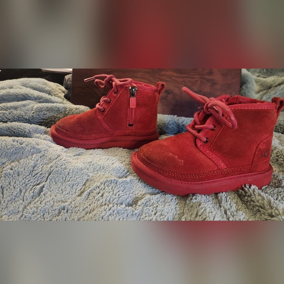 Children's red suede Ugg boots SZ 9 toddler - Picture 4 of 7